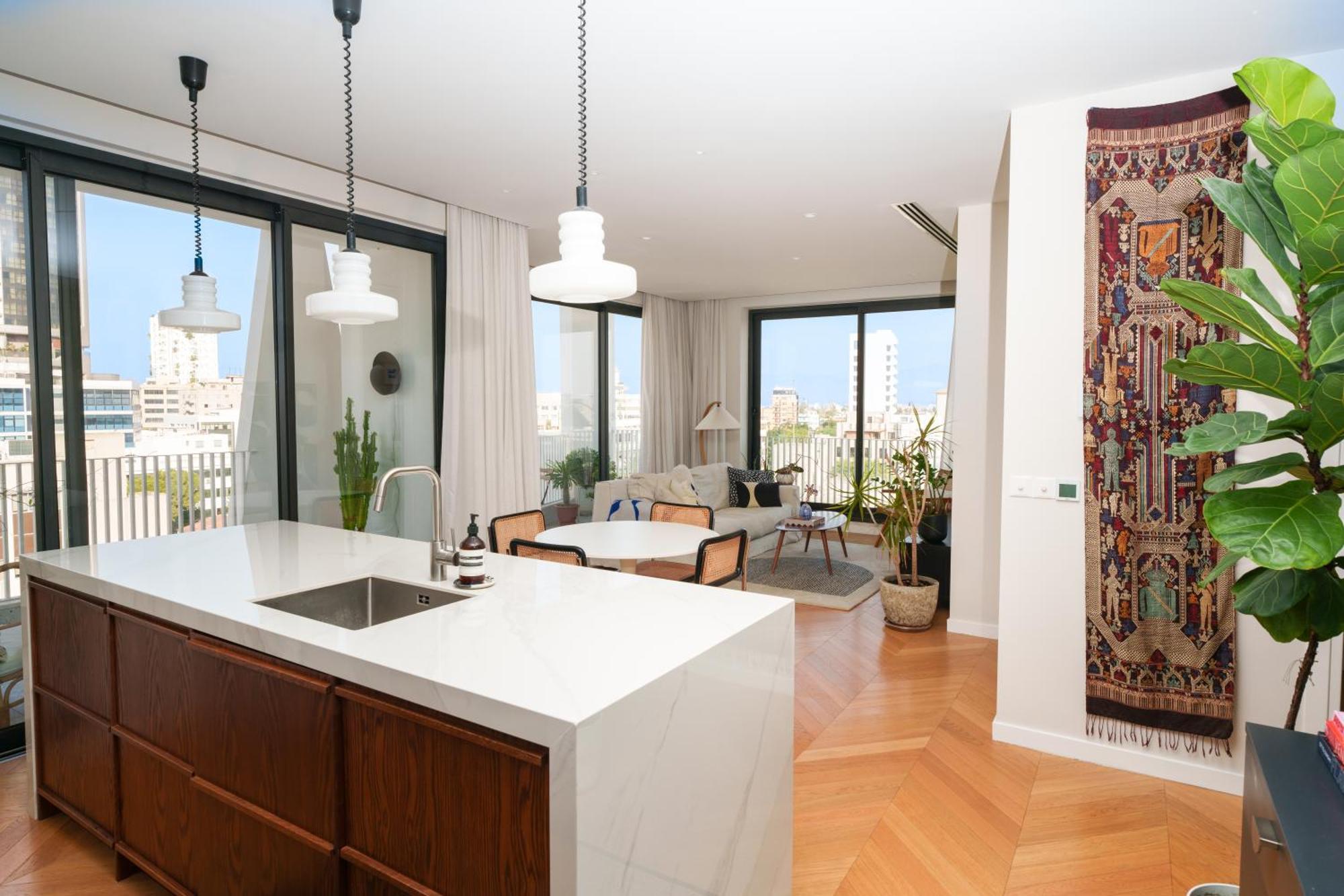 Wealthystays Downtown Penthouse Nikosia